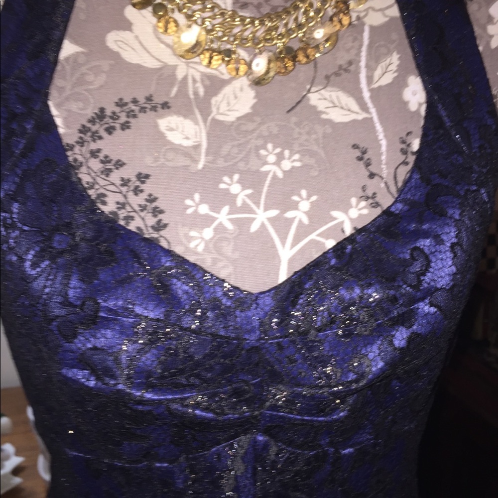 Dress - Picture 4 of 7